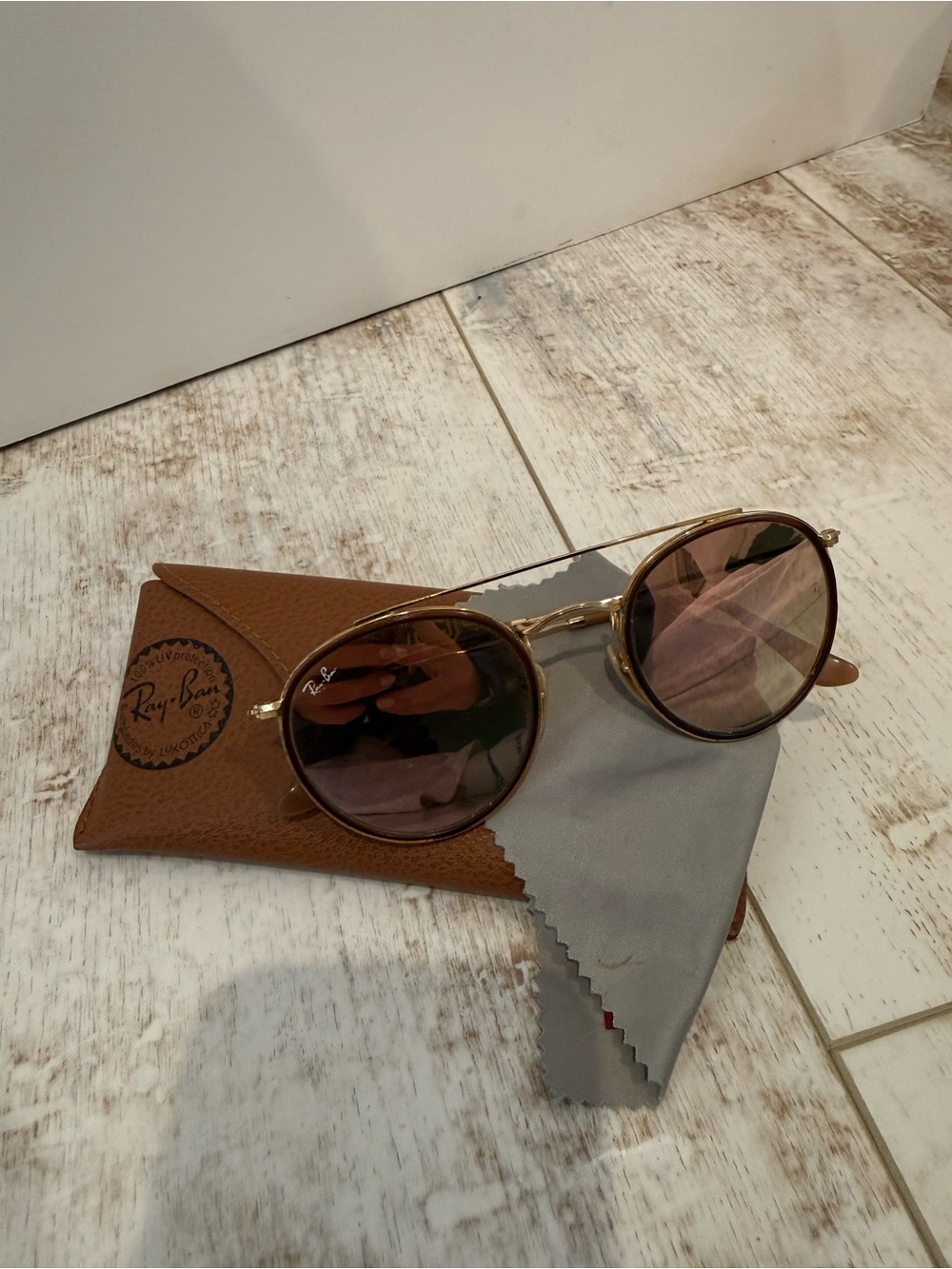 Ray-Ban Round Gold Frame Sunglasses with Brown/Pink Lenses